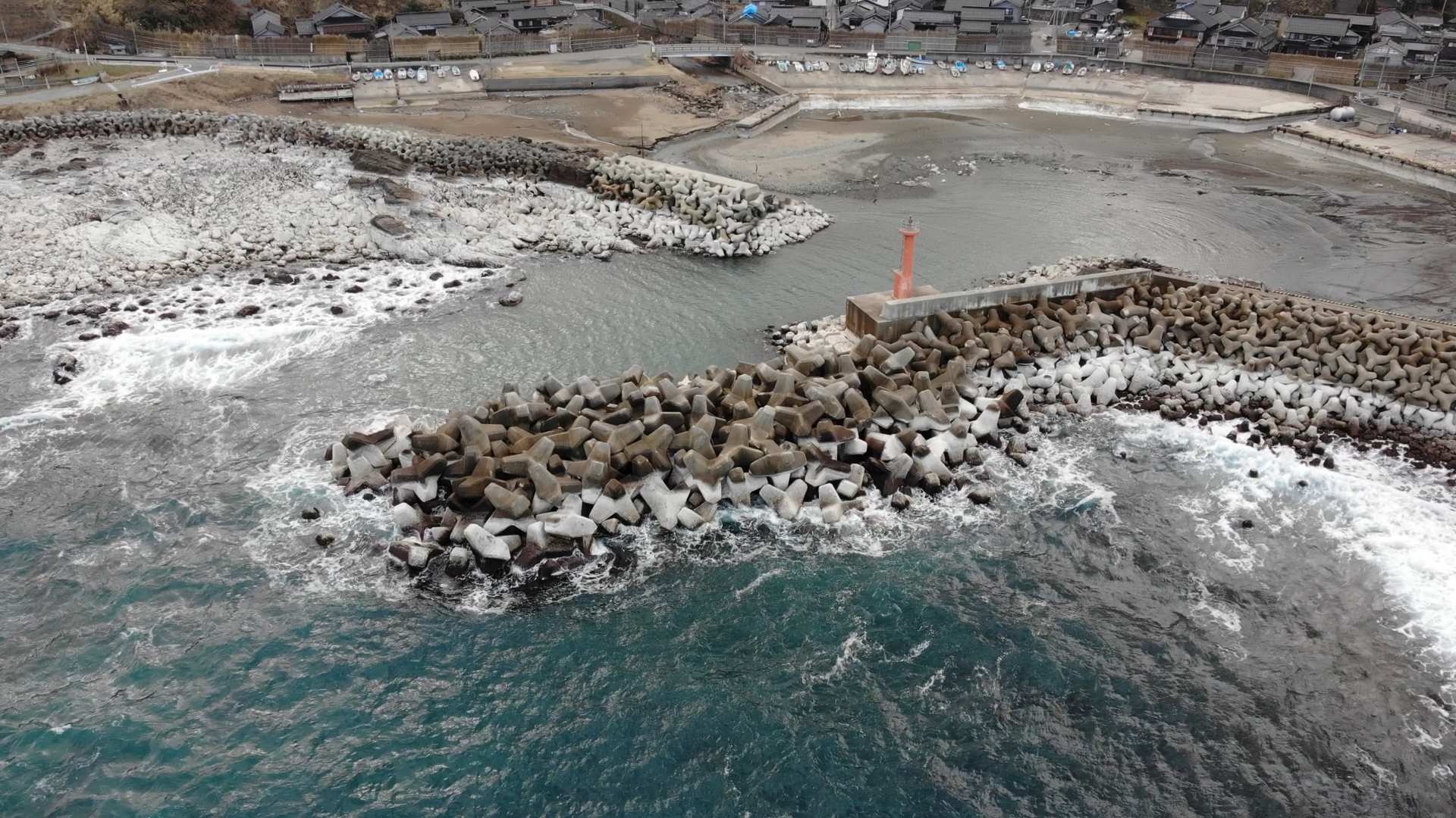 赤灯台先端テトラ